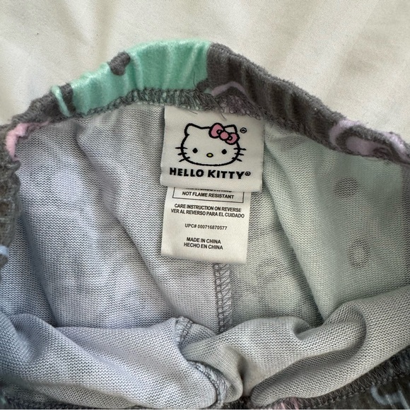 Hello Kitty Pajama Set - Picture 5 of 5